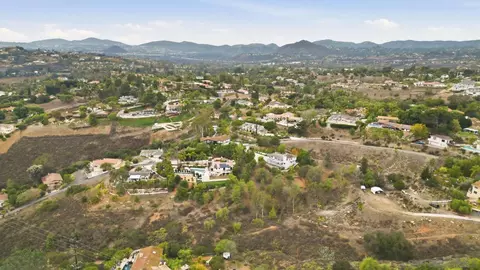 View/Area - 3132 Don Rolando, Escondido, CA 92025 photo 7 of 8