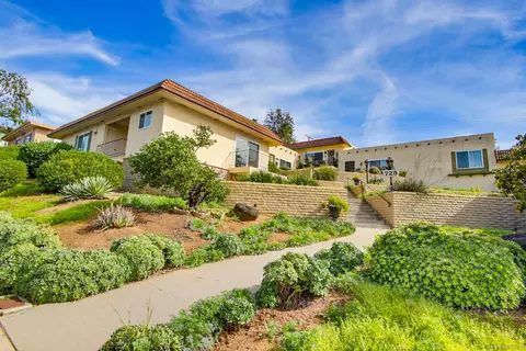 725 E 4th Ave UNIT G, Escondido, CA 92025