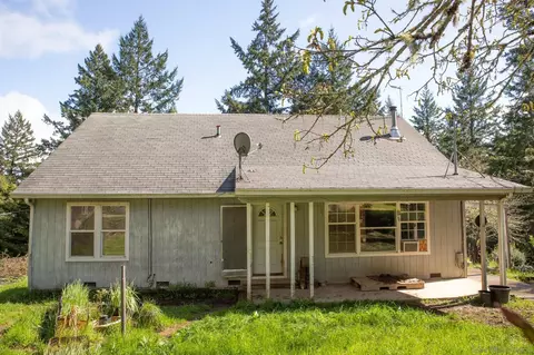 Exterior - 9897 Dyerville Loop Rd, Myers Flat, CA 95554 photo 3 of 6