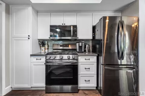 Kitchen - 14118 Ipava Dr, Poway, CA 92064 photo 4 of 4