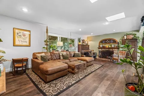 Living - 14118 Ipava Dr, Poway, CA 92064 photo 1 of 4