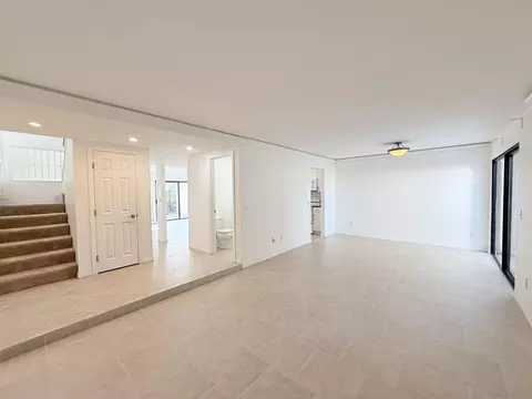 8725 Caminito Abrazo, La Jolla, CA 92037