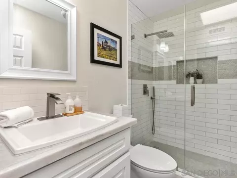 Bath - 4710 Galicia Way, Oceanside, CA 92056 photo 3 of 3