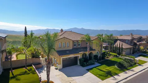 View/Area - 18410 Lakepointe Dr, Riverside, CA 92503 photo 2 of 6