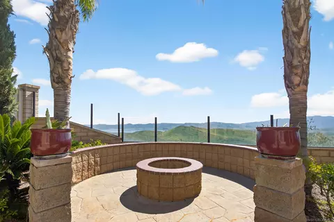 Exterior - 18410 Lakepointe Dr, Riverside, CA 92503 photo 3 of 11