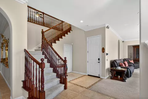Entry Way - 18410 Lakepointe Dr, Riverside, CA 92503 photo 2 of 5