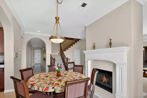 Dining - 18410 Lakepointe Dr, Riverside, CA 92503 photo 7 of 8