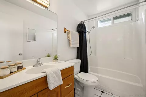Bath - 9152 Lakeview Rd, Lakeside, CA 92040 photo 2 of 2