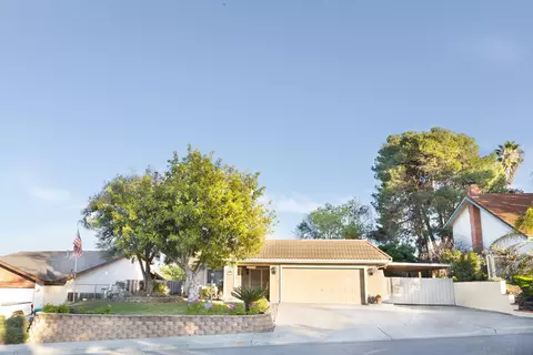 12455 Ridgeton Dr, Lakeside, CA 92040
