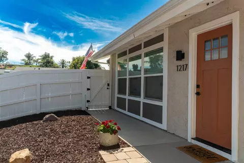 Exterior - 1217 Juliette Pl, Fallbrook, CA 92028 photo 5 of 10