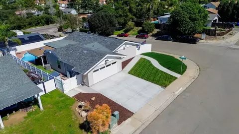 View/Area - 1217 Juliette Pl, Fallbrook, CA 92028 photo 6 of 7