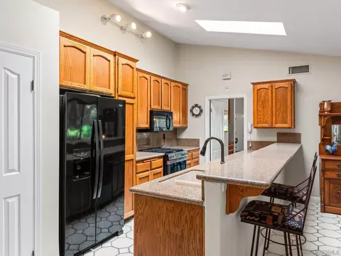 Kitchen - 16635 Shady Oaks Dr, Ramona, CA 92065 photo 2 of 2