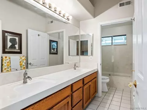 Bath - 16635 Shady Oaks Dr, Ramona, CA 92065 photo 3 of 4