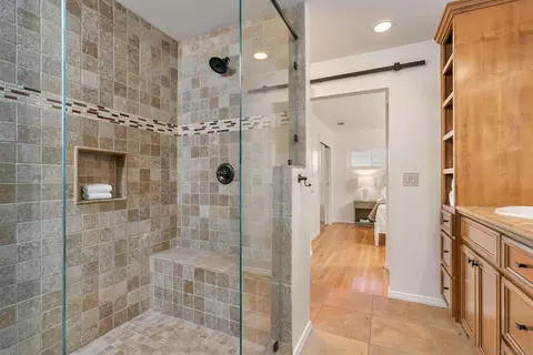 Bath - 8170 Laird St, La Mesa, CA 91942 photo 3 of 4