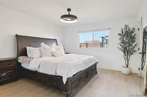 Bedroom - 2016 Oak Hill Dr, Escondido, CA 92027 photo 1 of 4