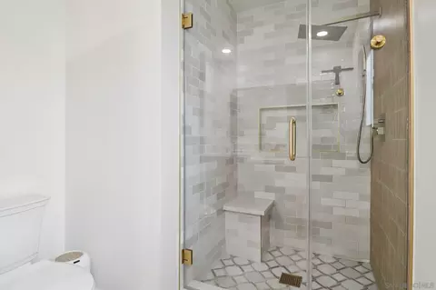 Bath - 2016 Oak Hill Dr, Escondido, CA 92027 photo 2 of 3