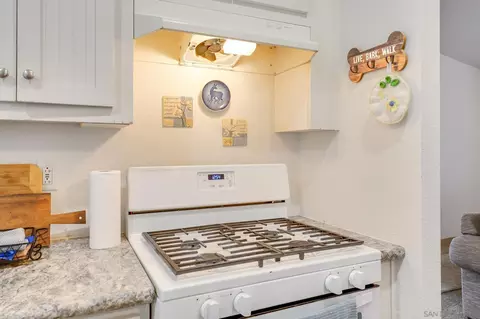 Kitchen - 3505 Alpine Blvd #SPC 11, Alpine, CA 91901 photo 2 of 2