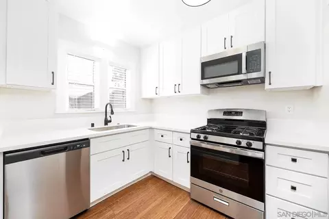 8655 Valencia St, Spring Valley, CA 91977