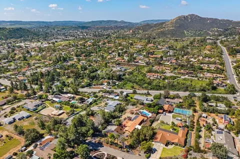 View/Area - 14284 Hacienda Ln, Poway, CA 92064 photo 6 of 7