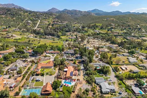 View/Area - 14284 Hacienda Ln, Poway, CA 92064 photo 3 of 7
