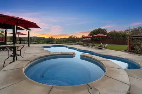 14284 Hacienda Ln, Poway, CA 92064