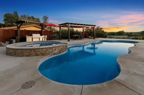 Exterior - 14284 Hacienda Ln, Poway, CA 92064 photo 18 of 26