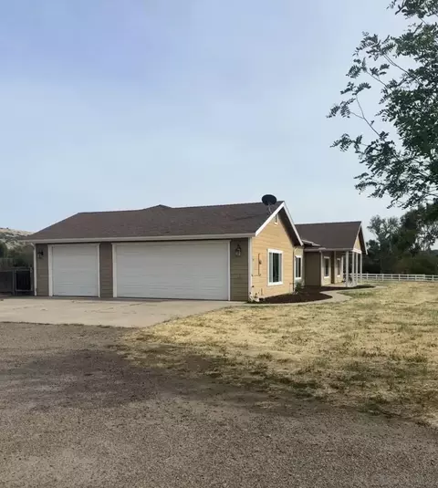 Exterior - 1346 Wilson Rd, Ramona, CA 92065 photo 8 of 9