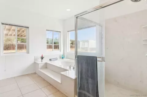 Bath - 1346 Wilson Rd, Ramona, CA 92065 photo 6 of 7