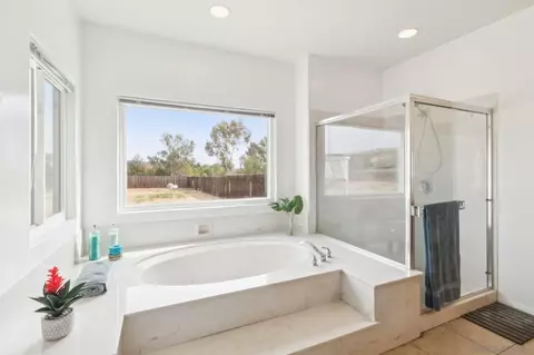 Bath - 1346 Wilson Rd, Ramona, CA 92065 photo 3 of 7