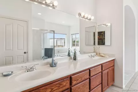 Bath - 1346 Wilson Rd, Ramona, CA 92065 photo 7 of 7