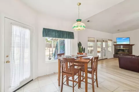 Dining - 1346 Wilson Rd, Ramona, CA 92065 photo 2 of 6