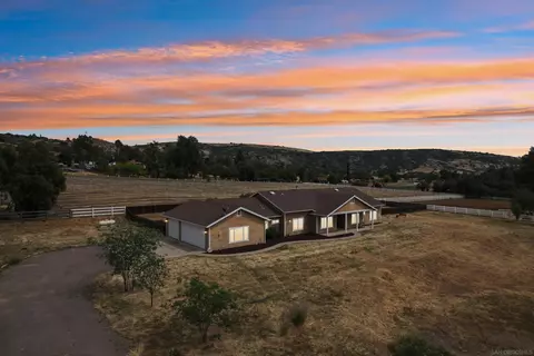 Exterior - 1346 Wilson Rd, Ramona, CA 92065 photo 5 of 9