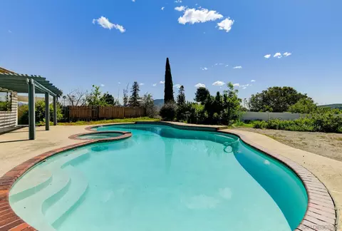 Exterior - 10007 Resmar Pl, La Mesa, CA 91941 photo 8 of 10