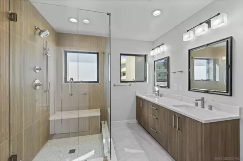 Bath - 801-809 Seacoast, Imperial Beach, CA 91932 photo 2 of 3