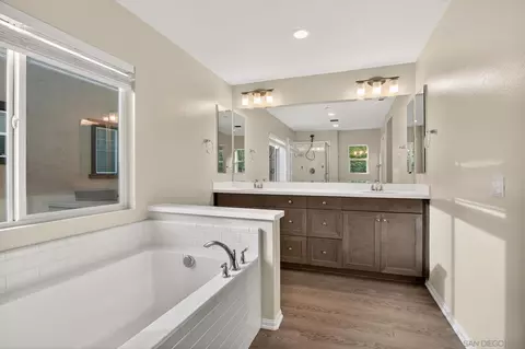 Bath - 35875 Esperia Way, Fallbrook, CA 92028 photo 1 of 3