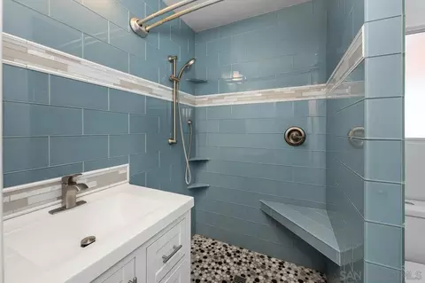 Bath - 468 Manor, El Cajon, CA 92020 photo 4 of 4