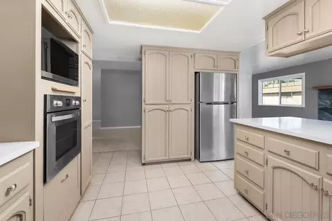 Kitchen - 468 Manor, El Cajon, CA 92020 photo 2 of 4