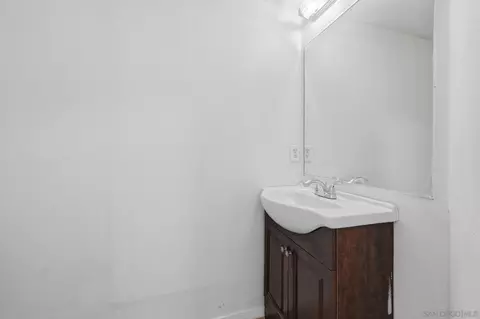 Bath - 13883 Sage Mountain Ln, Jamul, CA 91935 photo 5 of 5