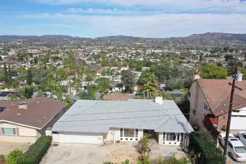 View/Area - 1024 Circle Dr, Escondido, CA 92025 photo 3 of 5