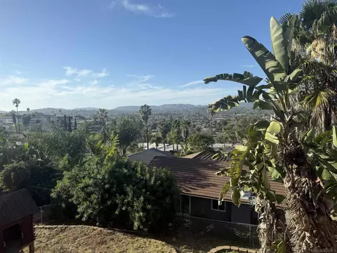 Exterior - 1024 Circle Dr, Escondido, CA 92025 photo 1 of 2