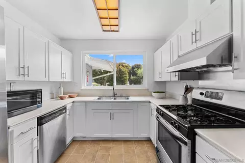 Kitchen - 1305 Cornish Dr, Oceanside, CA 92054 photo 1 of 3