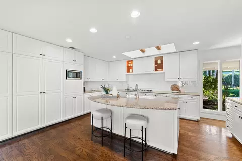 6984 Via Estrada, La Jolla, CA 92037 photo 10