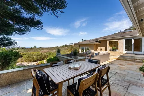 6984 Via Estrada, La Jolla, CA 92037 photo 17