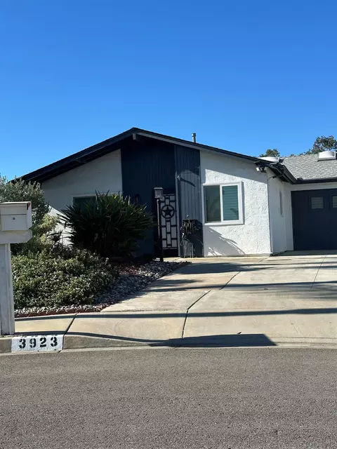 3923 San Pablo Ave, Oceanside, CA 92057