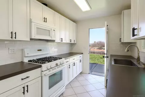 Kitchen - 11102 Shadow Hill Way, Santee, CA 92071 photo 3 of 4