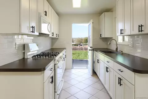 Kitchen - 11102 Shadow Hill Way, Santee, CA 92071 photo 2 of 4
