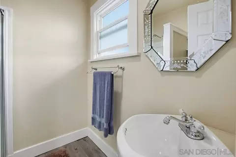 Bath - 411-13 N Ditmar St, Oceanside, CA 92054 photo 3 of 4