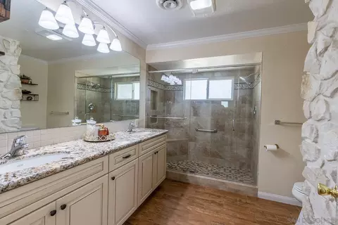 Bath - 4444 Brandt Rd, Brawley, CA 92227 photo 4 of 7
