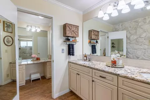 Bath - 4444 Brandt Rd, Brawley, CA 92227 photo 3 of 7