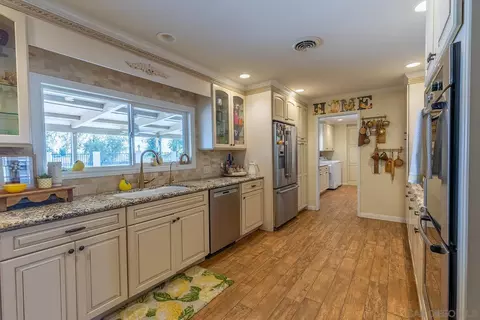 Kitchen - 4444 Brandt Rd, Brawley, CA 92227 photo 3 of 6